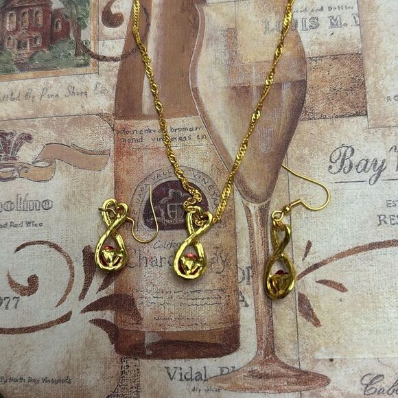 Rose & Heart Necklace and Earring Set NWOT - Picture 5 of 5